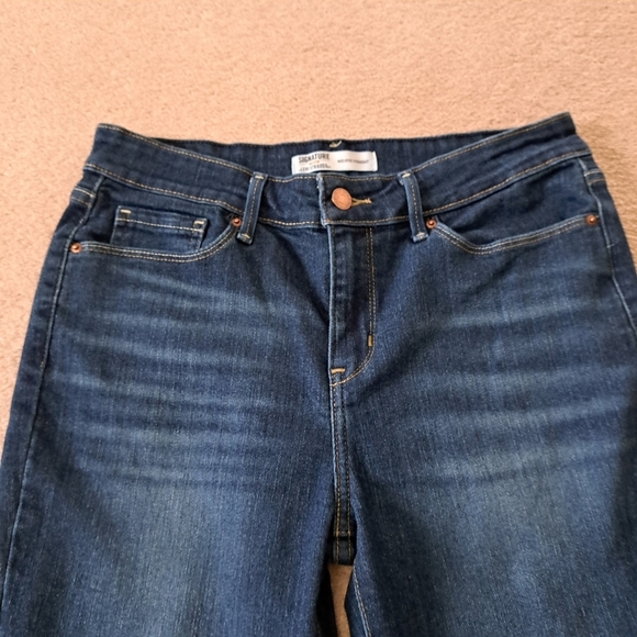 Levi's Signature Jeans Women's 29 Mid Rise  Straight Blue Denim Dark Wash - Picture 2 of 14